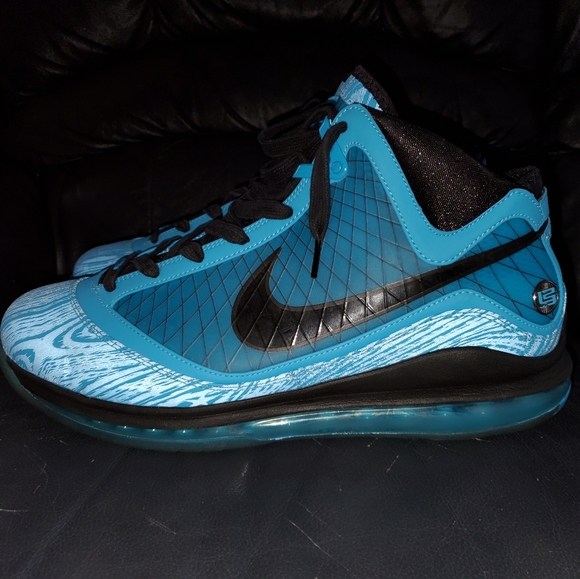 lebron size 7